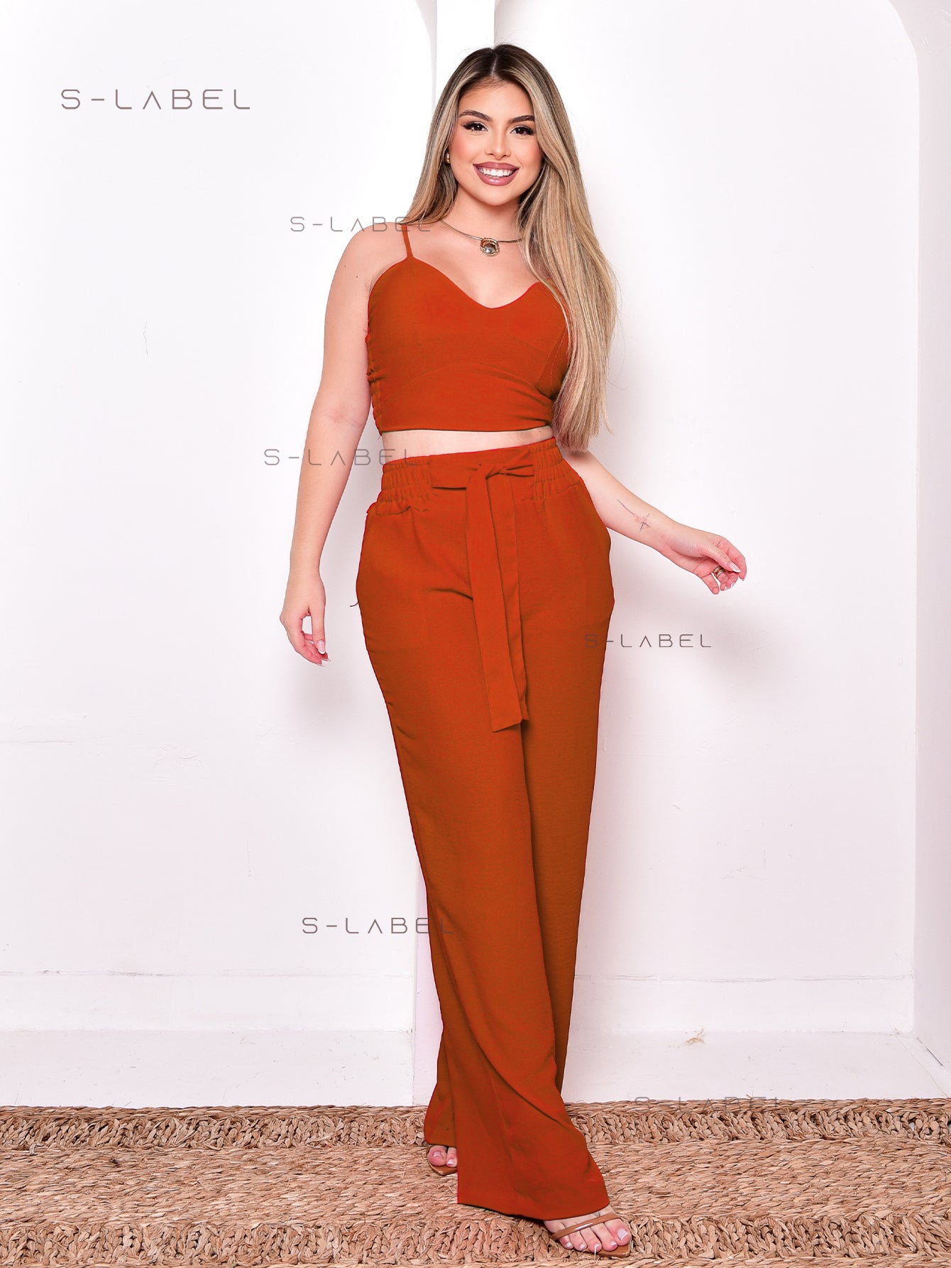 Conjunto feminino duna areia calça pantalona e cropped com bojo Alça regulagem alfaiataria