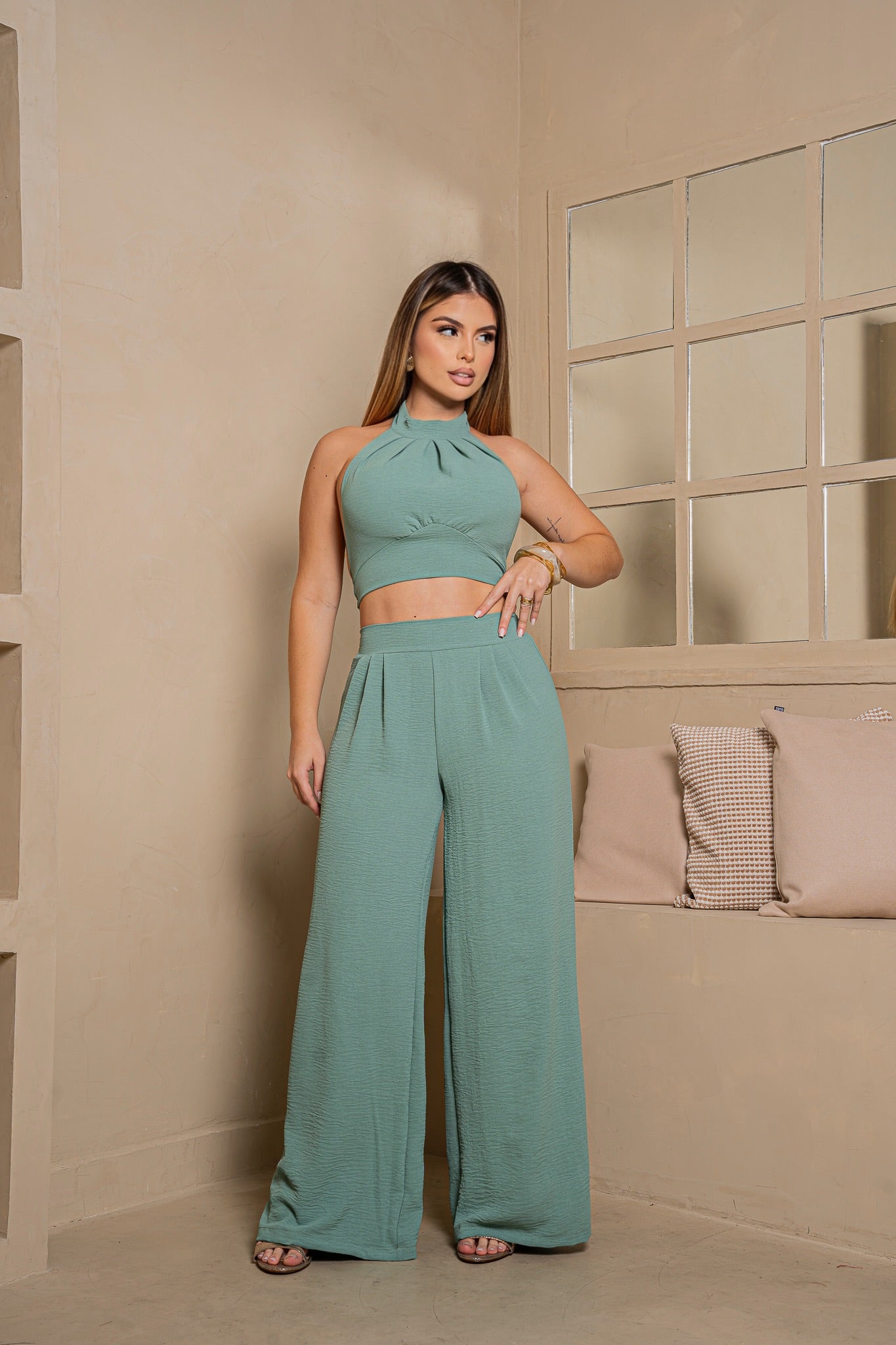 Conjunto Feminino Cropped Frente Única e Calça Pantalona Tecido DUNA – Look Elegante e Sofisticado