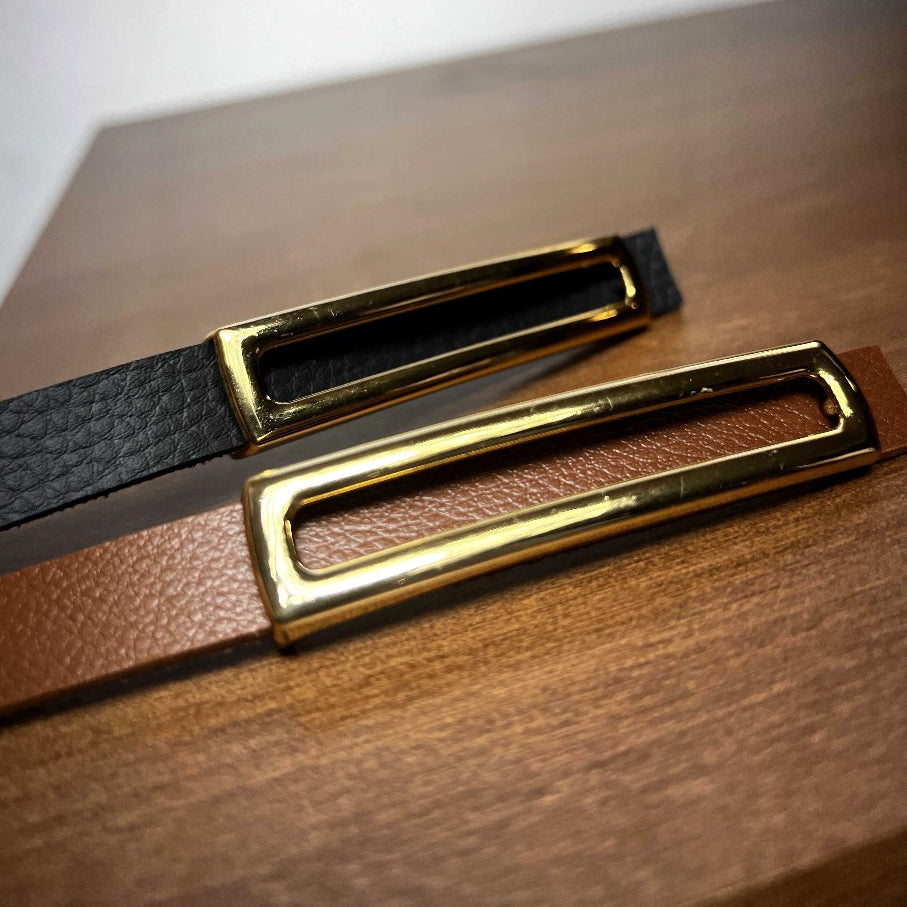 Cinto Feminino Fino com Detalhe em Fivela Dourada Acessório Versátil e Charmoso para o Dia a Dia em Couro Elegante