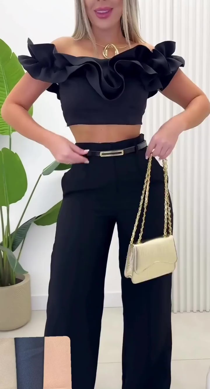 Cinto Feminino Fino com Detalhe em Fivela Dourada Acessório Versátil e Charmoso para o Dia a Dia em Couro Elegante
